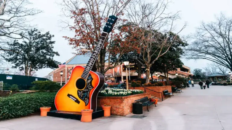 Things To Do In Nashville: Brqadway, Food & Beyond